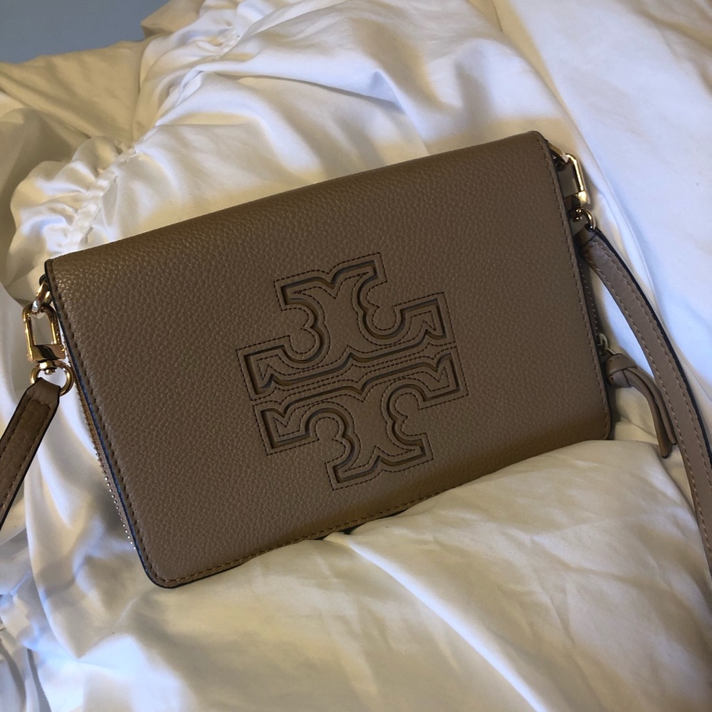 Tory Burch Harper Flat Wallet Cross-Body!